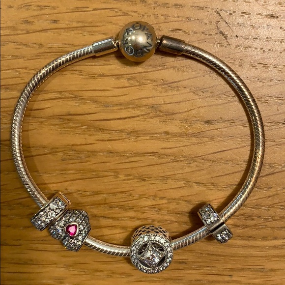 Pandora elegance bracelet gift set Pandora elegance bracelet gift set